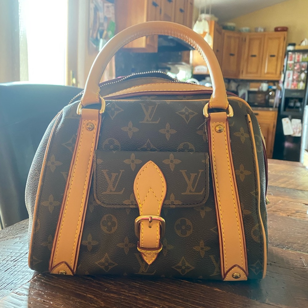 Authentic Louis Vuitton Bag!